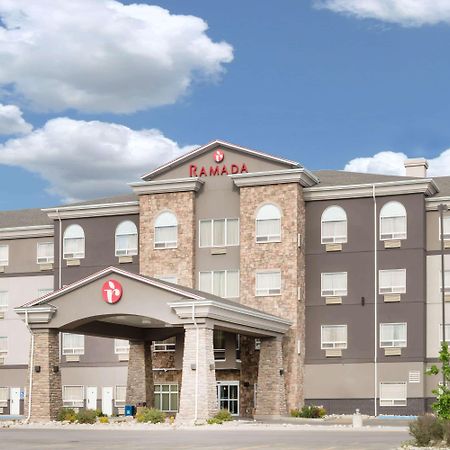 Ramada By Wyndham Olds Hotel Buitenkant foto