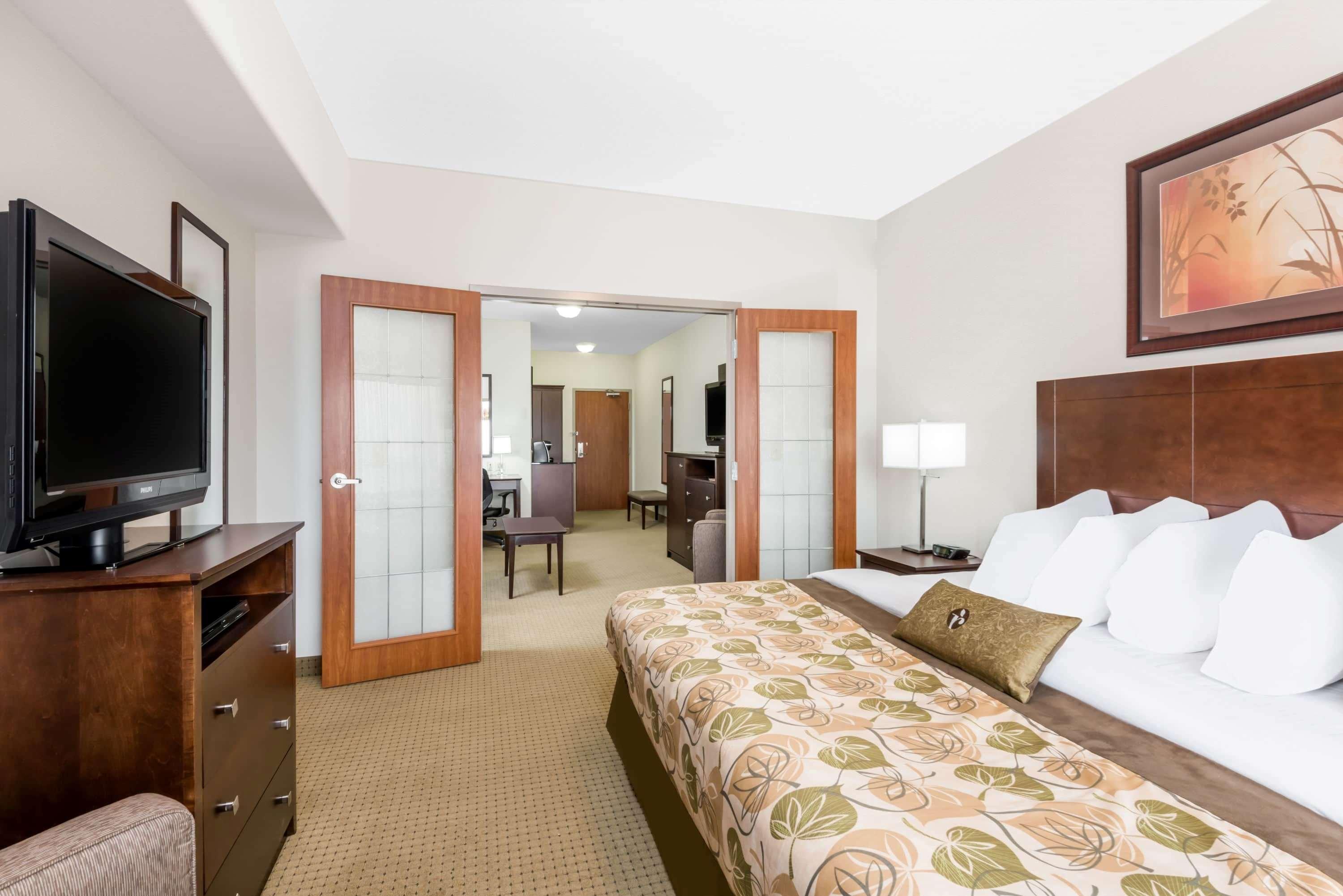 Ramada By Wyndham Olds Hotel Buitenkant foto