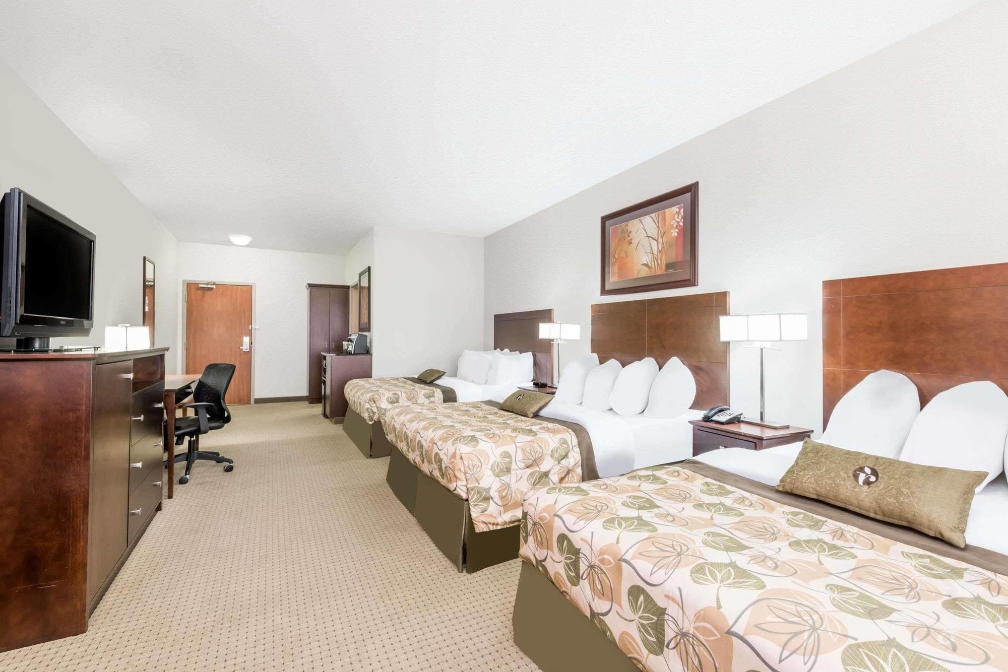 Ramada By Wyndham Olds Hotel Buitenkant foto