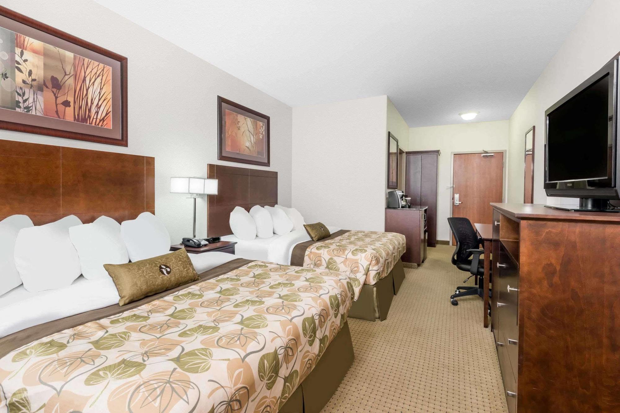 Ramada By Wyndham Olds Hotel Buitenkant foto